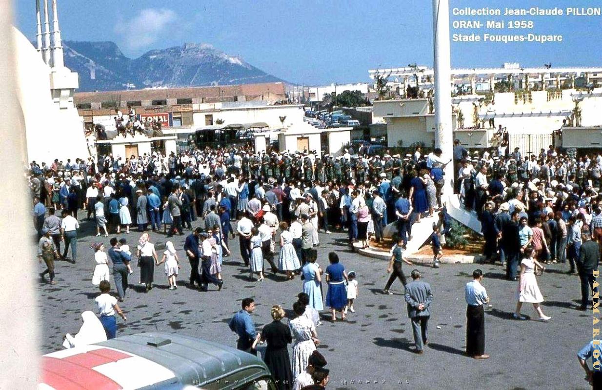 Oran - Avenue de Valmy - Stade Fouque-Duparc - Mai 1958.jpg